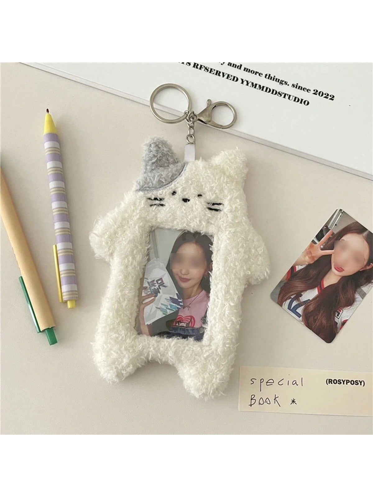 Llavero porta photocard de peluche