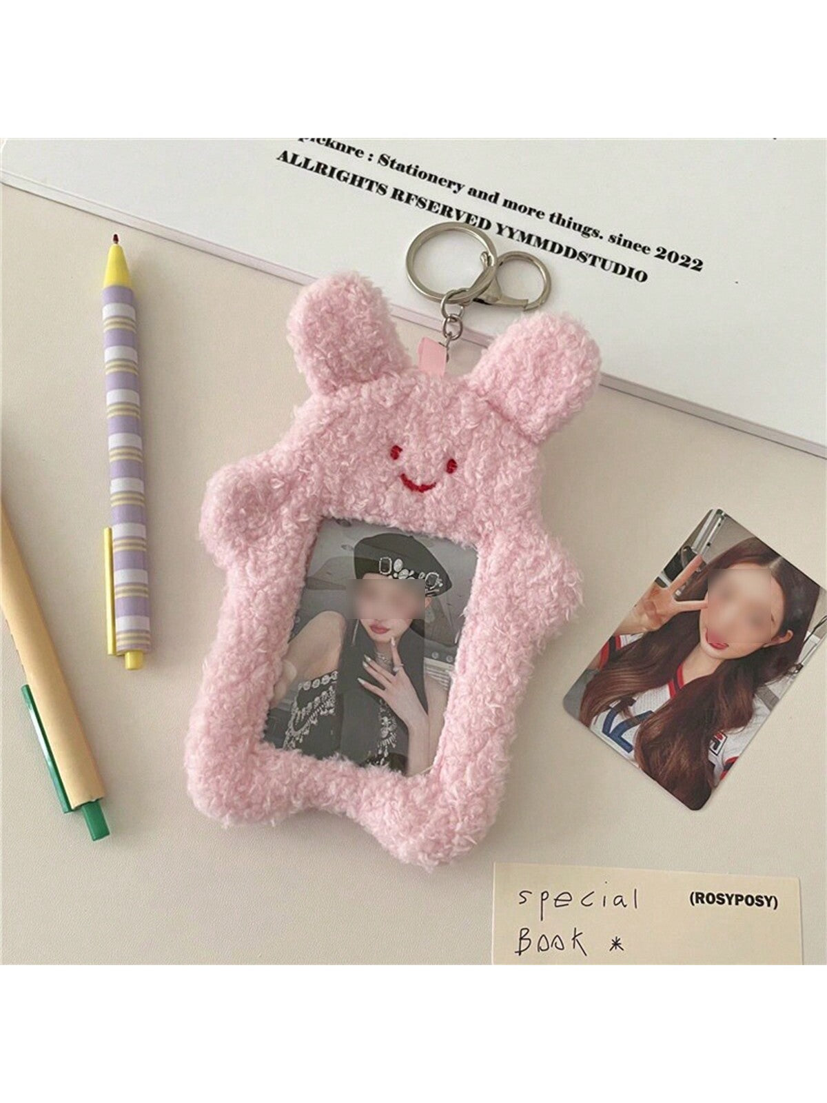 Llavero porta photocard de peluche