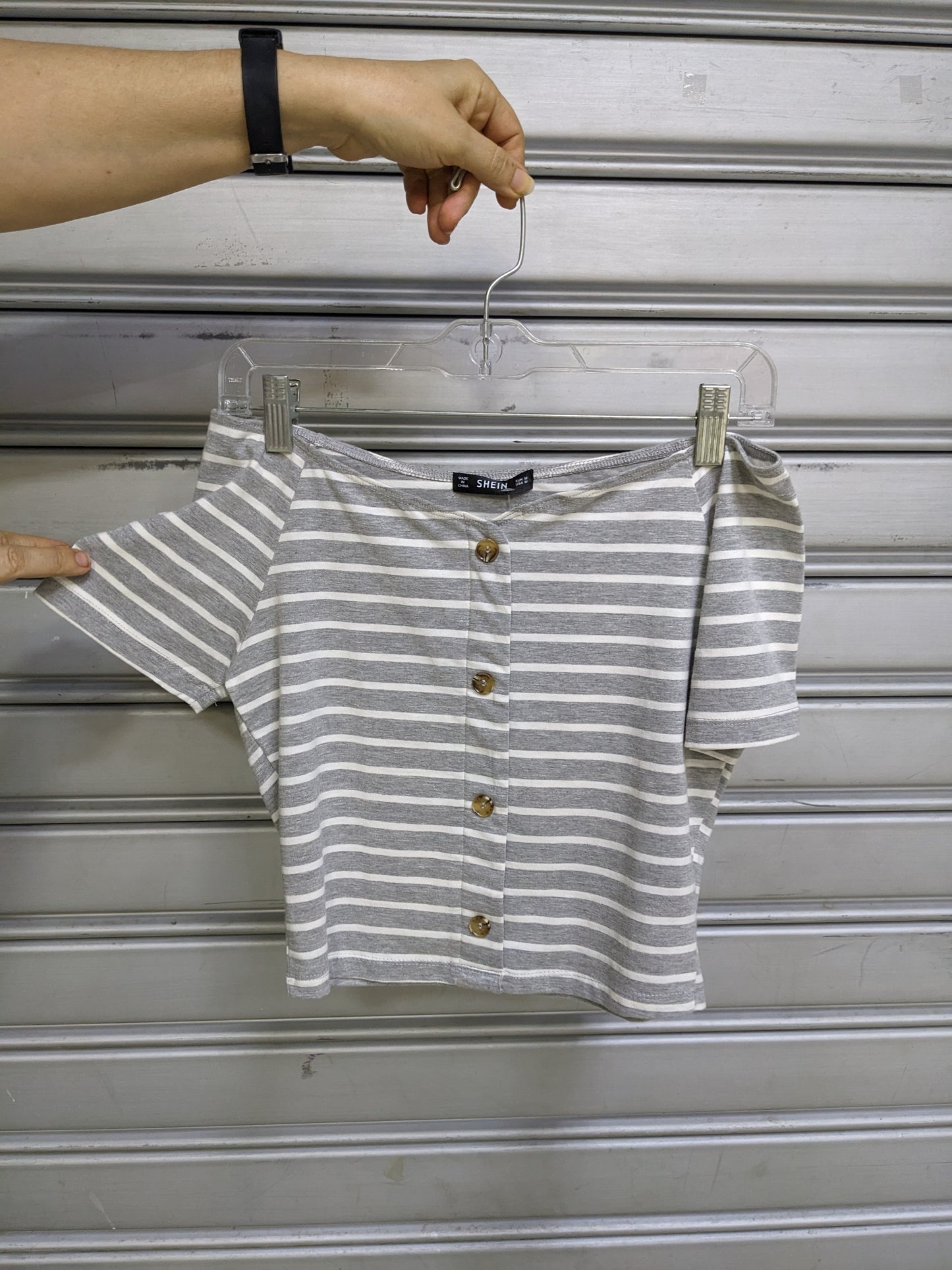 Top Nelly Cuello Barco Con Botones