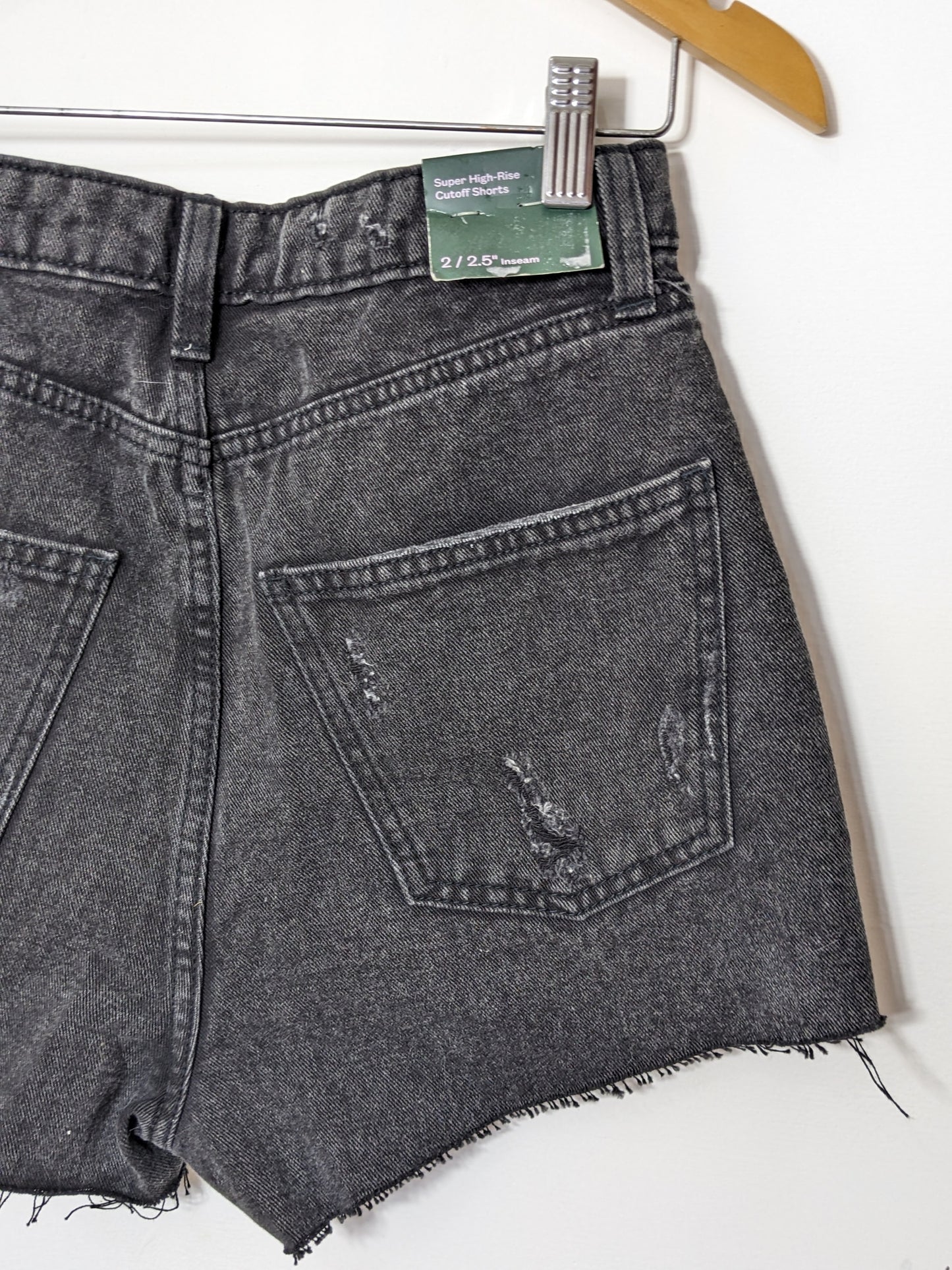 Short Corto "Sofi" Denim Prelavado y Roto