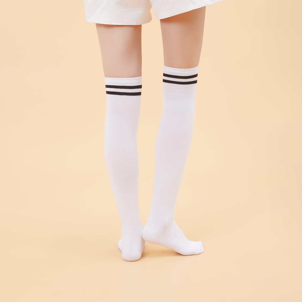 Medias largas sobre rodilla