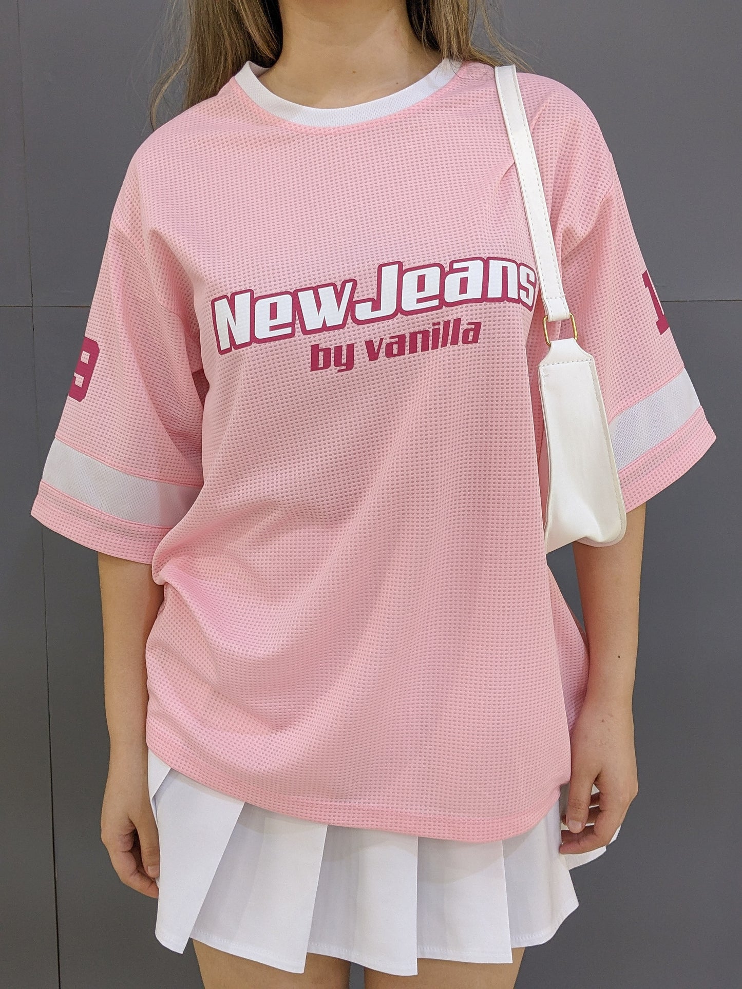 Franela Deportiva Oversize 'New Jeans' Hanni